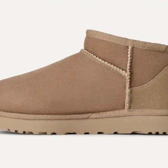 UGG Classic Ultra Mini - Picture 3 of 11